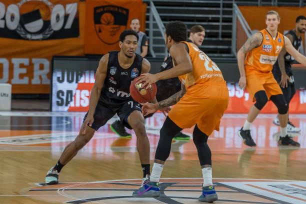 接球即投 接球即投